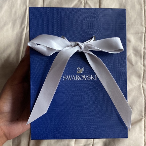 Angelic stud earrings - Picture 7 of 7